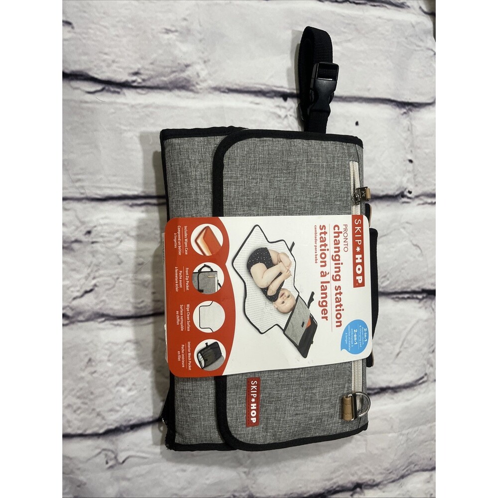 Skip Hop Pronto Baby Portable Changing Station & Diaper Changing Pad Clutch Grey